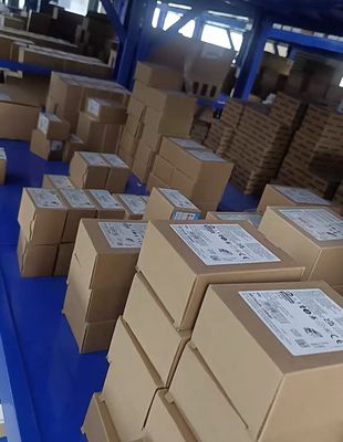 Siemens 3RT1065-6AP36  132KW/400V/AC-3 AC(40...60HZ)/DC OPERATION UC 220-240V CONTACTOR AUXILIARY CONTACTS 2NO+2NC 3-POLE